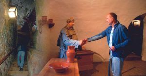 Visitando el Castillo de Predjama. Eslovenia.