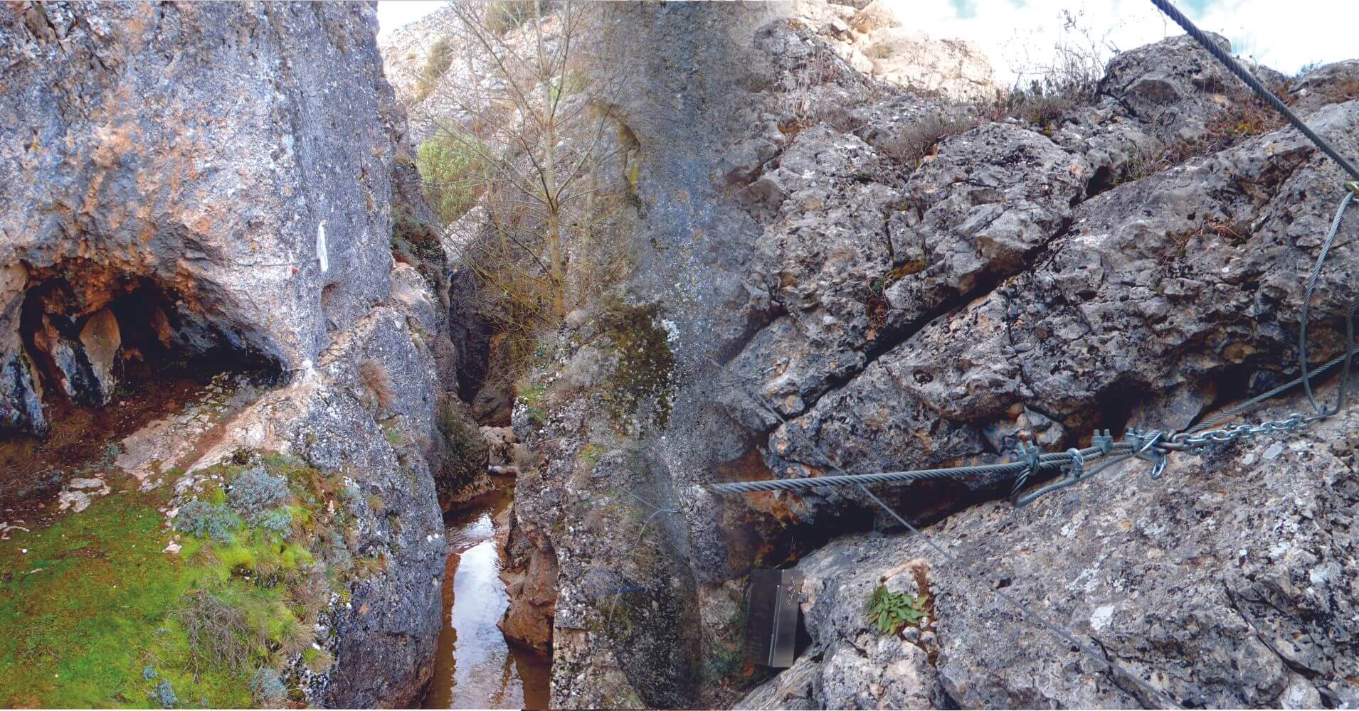 Zona Estrecha Ferrata de Pasarela de Espeja de San Marcelino. Soria, Castilla y León.